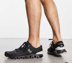 ON Cloud X 3 running trainers in all black
