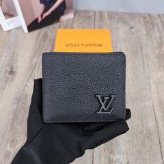 Louis Vuitton Lv Black Leather Wallet M69829 Black Hardware