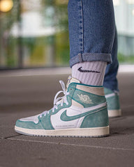 AIR JORDAN RETRO 1 TURBO GREEN SEMI UA