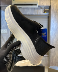 WMN Skechers Slip Ins Max Cushioning Premier black white