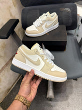 NIKE AIR JORDAN 1 LOW SE SAIL RATTAN UNIVERSITY RED