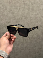 LOUIS VUITTON 1984 GOLD BLACK