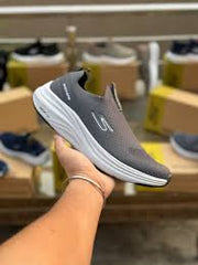 SKECHERS SLIP INS MAX CUSHIONING SUSPENSION GREY