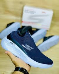 SKECHERS SLIP INS MAX CUSHIONING SUSPENSION Blue white