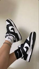 WMN SB Dunk panda Black for Her