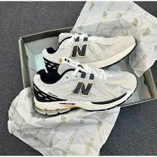 new balance 1906 white
