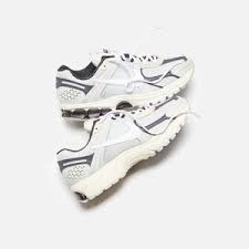 Nikee Zoom Vomero 5 Beige White Black