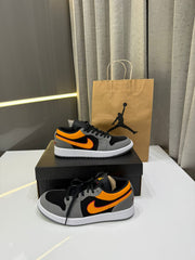 Nike Air Jordan 1 low SE Vivid Orange