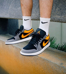 Nike Air Jordan 1 low SE Vivid Orange