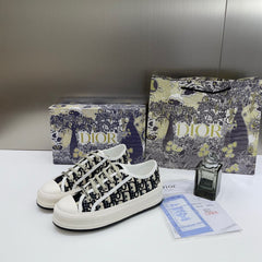 WMN Dior White Black Oblique Canvas WalknDior Sneakers For Her