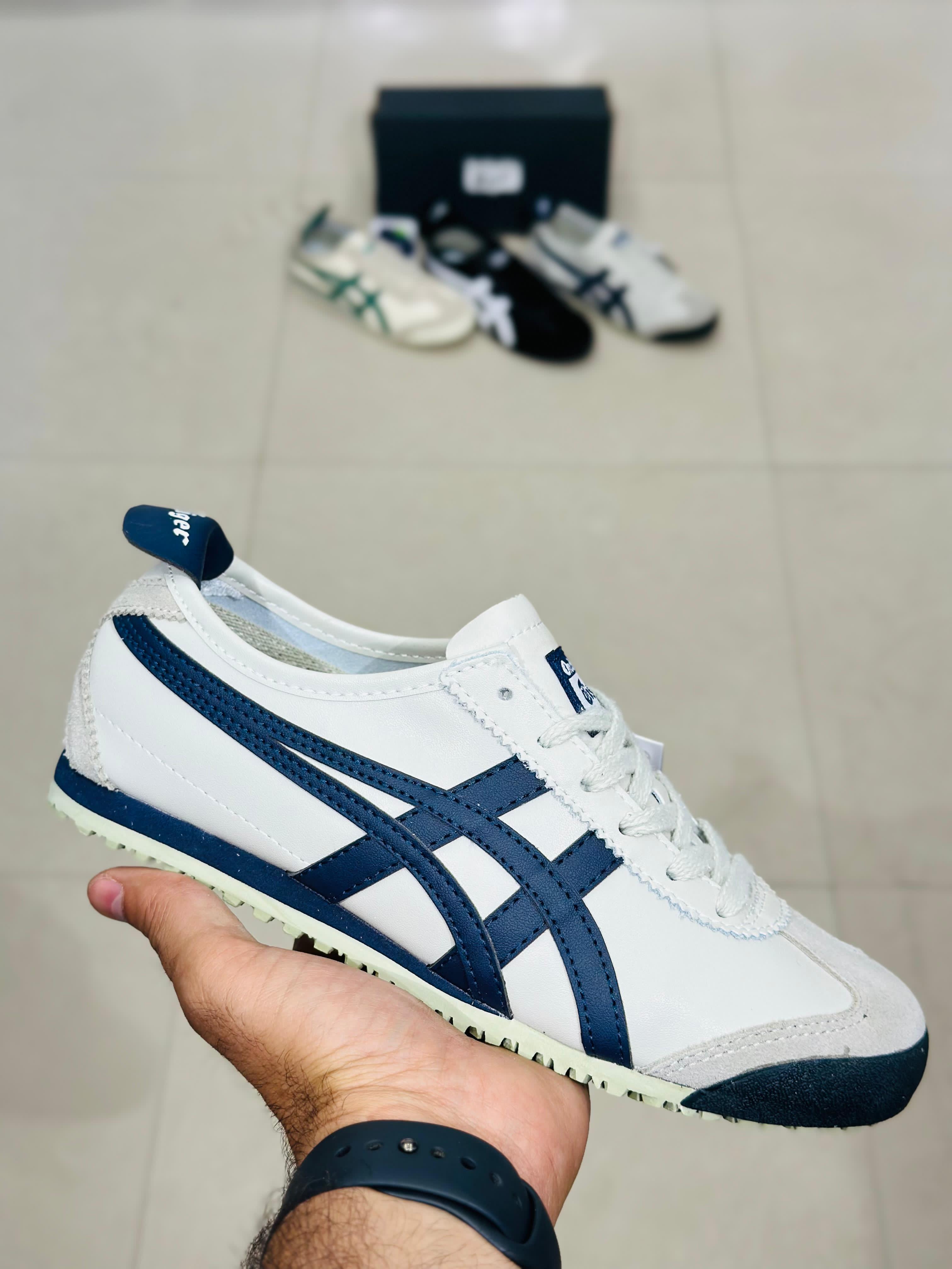 Onitsuka Tiger Mexico 66 sneakers in white and blue leather