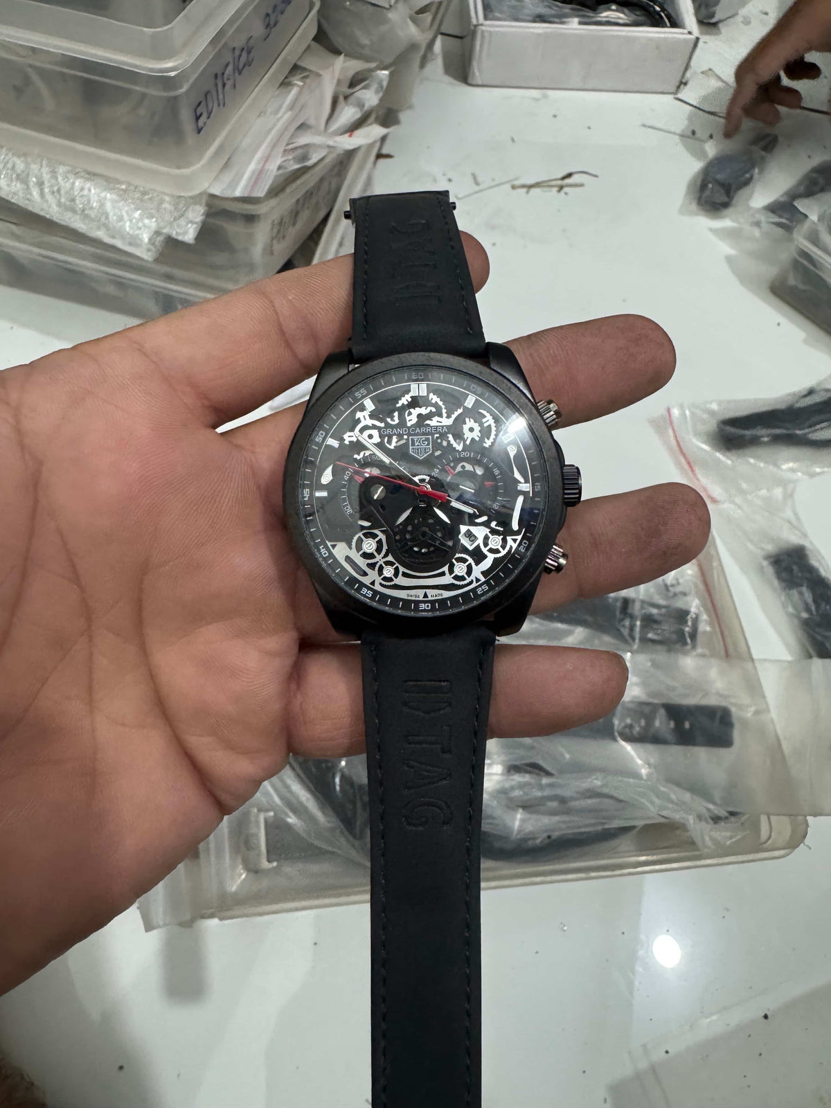 T..4g HEuER Cr7