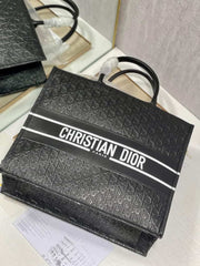 Christian Dio_r Tote Bag with pouch 554
