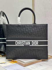 Christian Dio_r Tote Bag with pouch 554