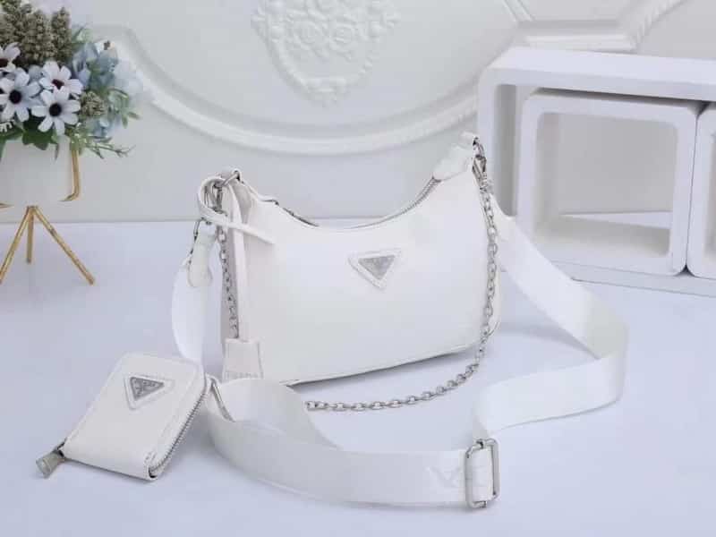 PRADA_Re-Edition_with_Box_697