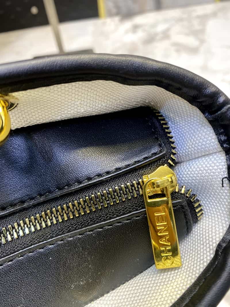 CHANEL_Small_Size_Tote_Bag_718