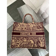 Christian_Dior_Tote_Bag_With_Pouch_865