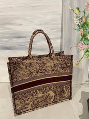 Christian_Dior_Tote_Bag_With_Pouch_865