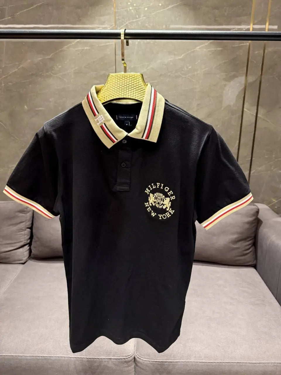 TOMMY HILFIGE_R BLACK PREMIUM EMBORSSED COLLAR POLO