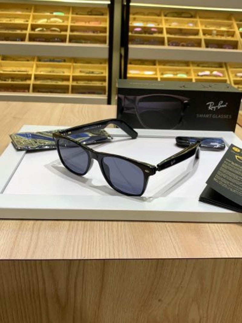 Ray Ban Meta AI googles with BT spe