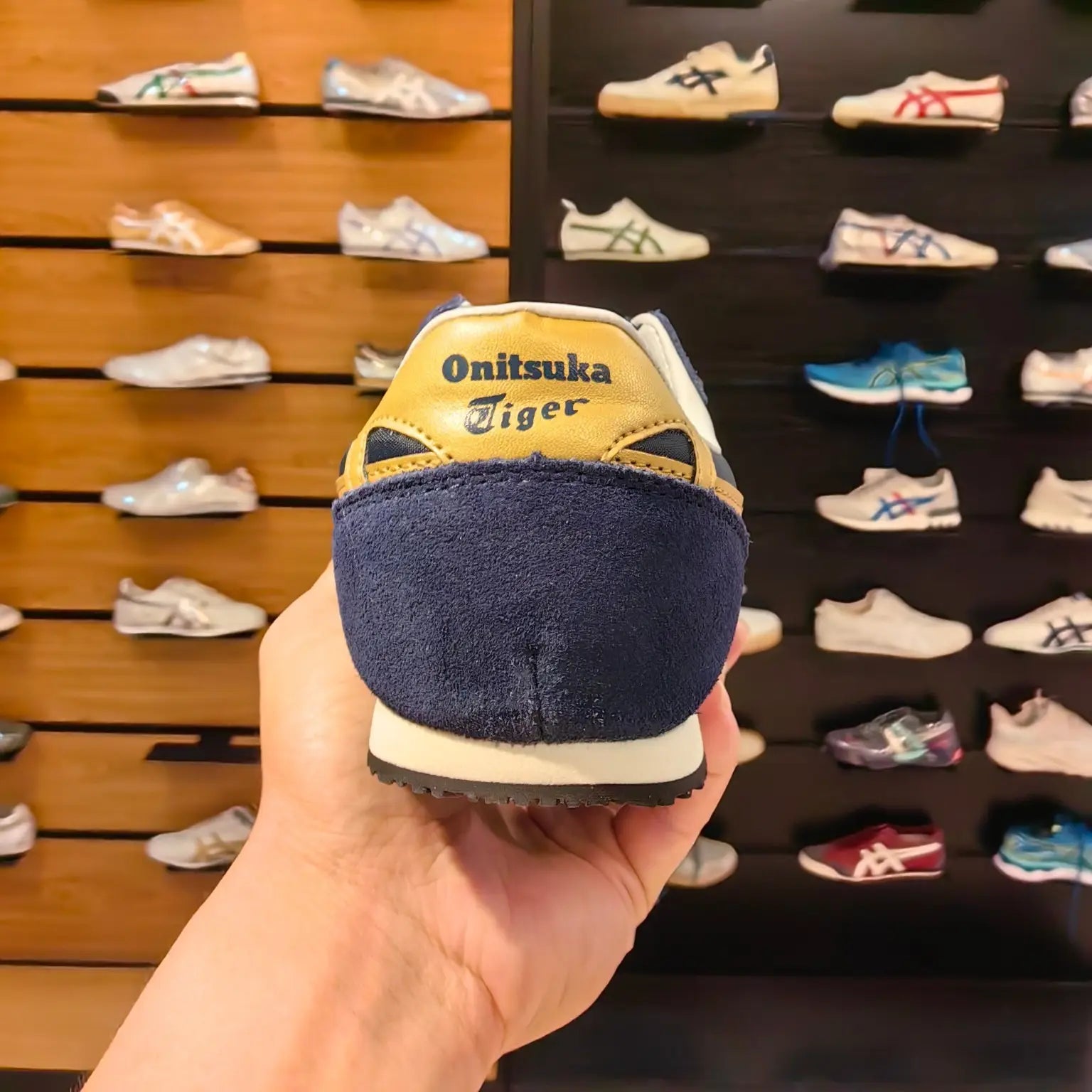 Onitsuka Tiger Serrano Midnight Pure Gold Mens 7A Premium Sneakers D-2018