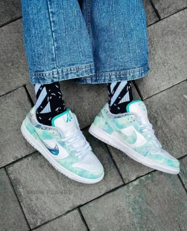 Nike SB Dunk Year Of The Dragon Steam Puppet