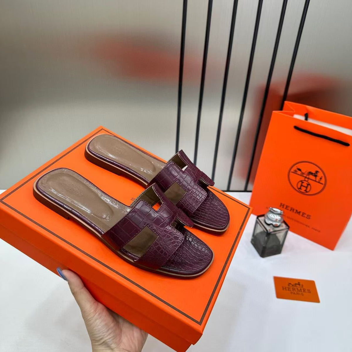 Hermes Paris Oran Flats Croc Leather White For Her With OG Box & Carry Bag Maroon Slide