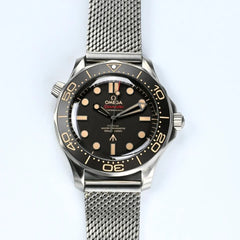 Omega Seamaster Diver 007 Edition With Extra Strap