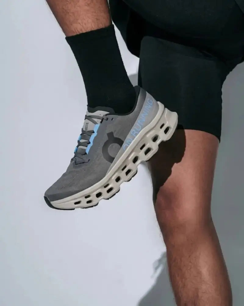 On Running Cloud monster 3 Rock Silver