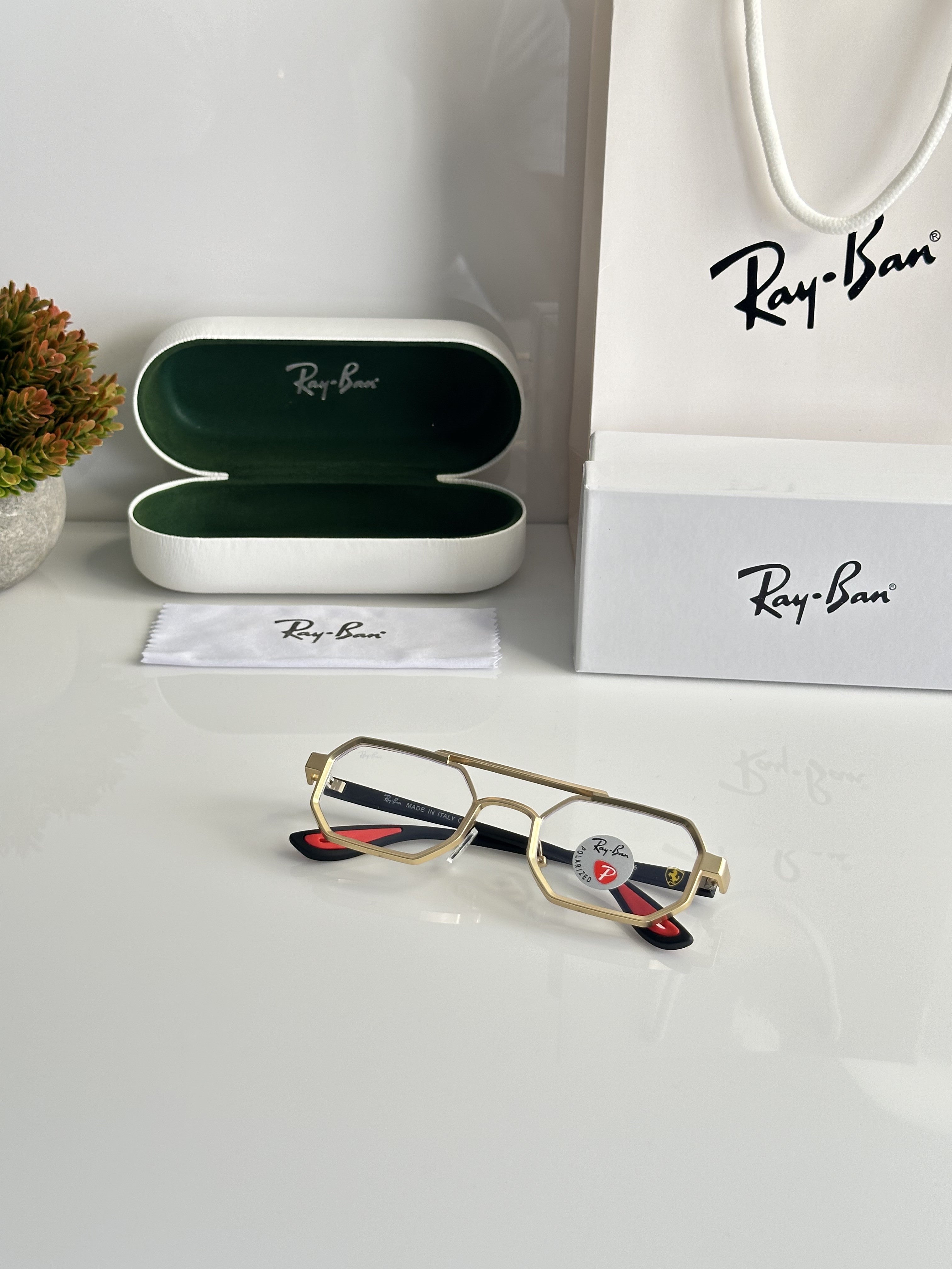 RAYBAN 05 HEXAGON GOLD FRAME