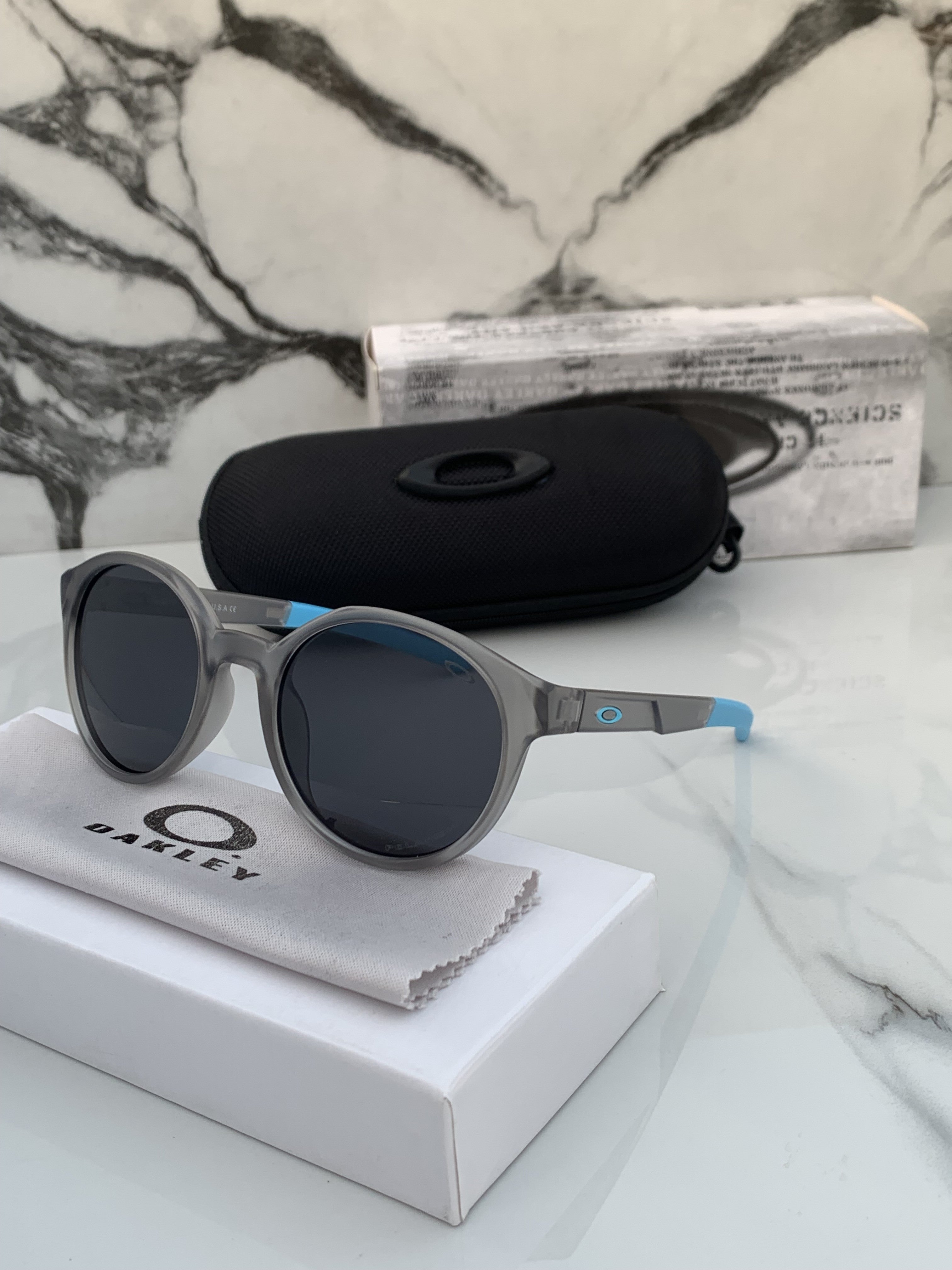 OAKLEY 83110 GREY