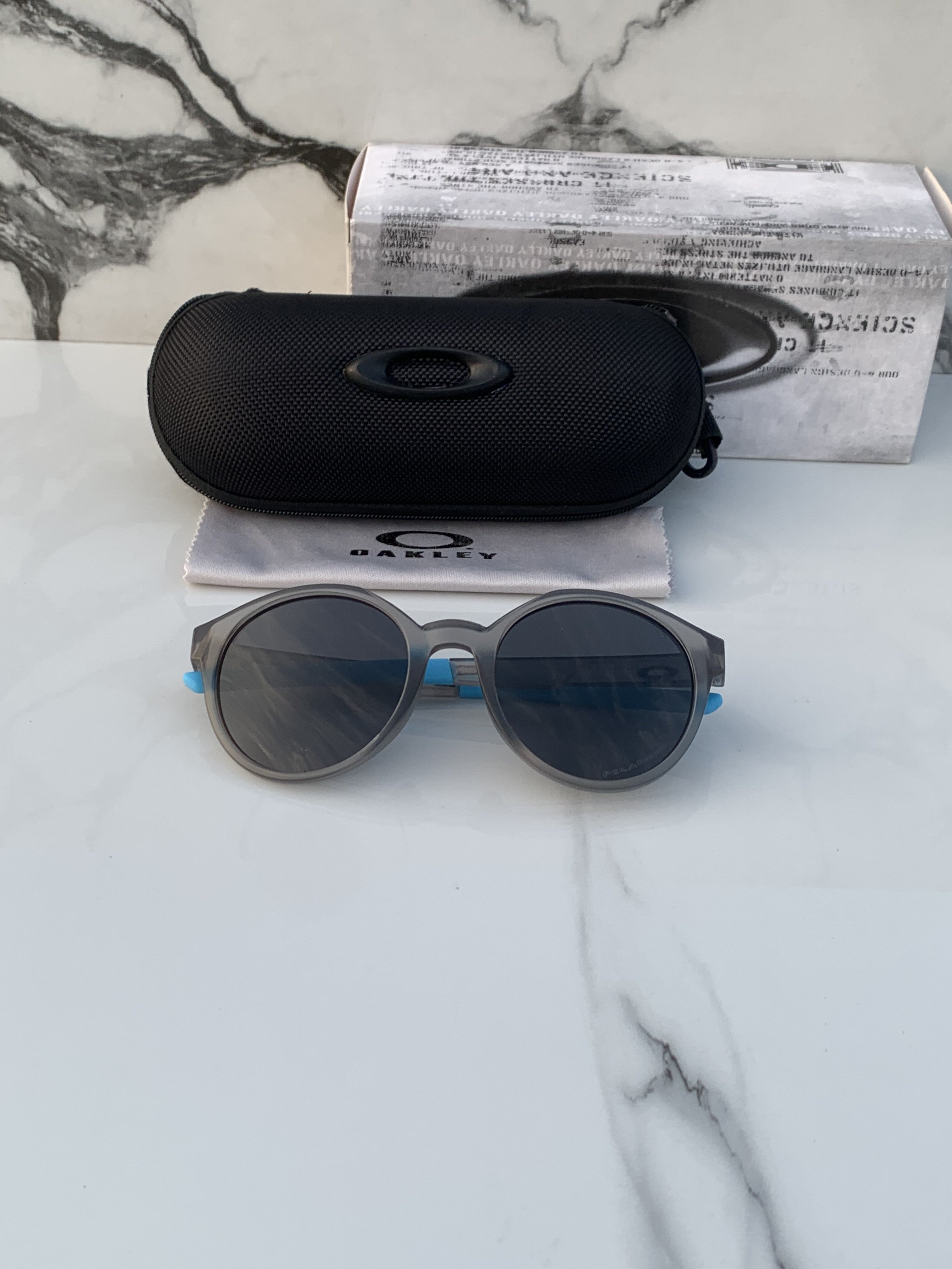 OAKLEY 83110 GREY