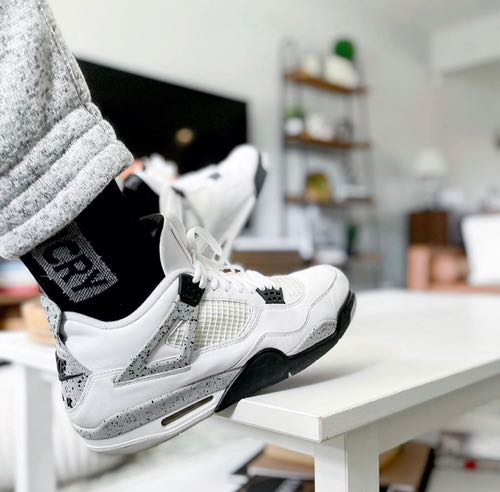 Jorda_n Retro 4 white cement As2