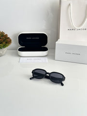 Marc Jacobs 674 Black