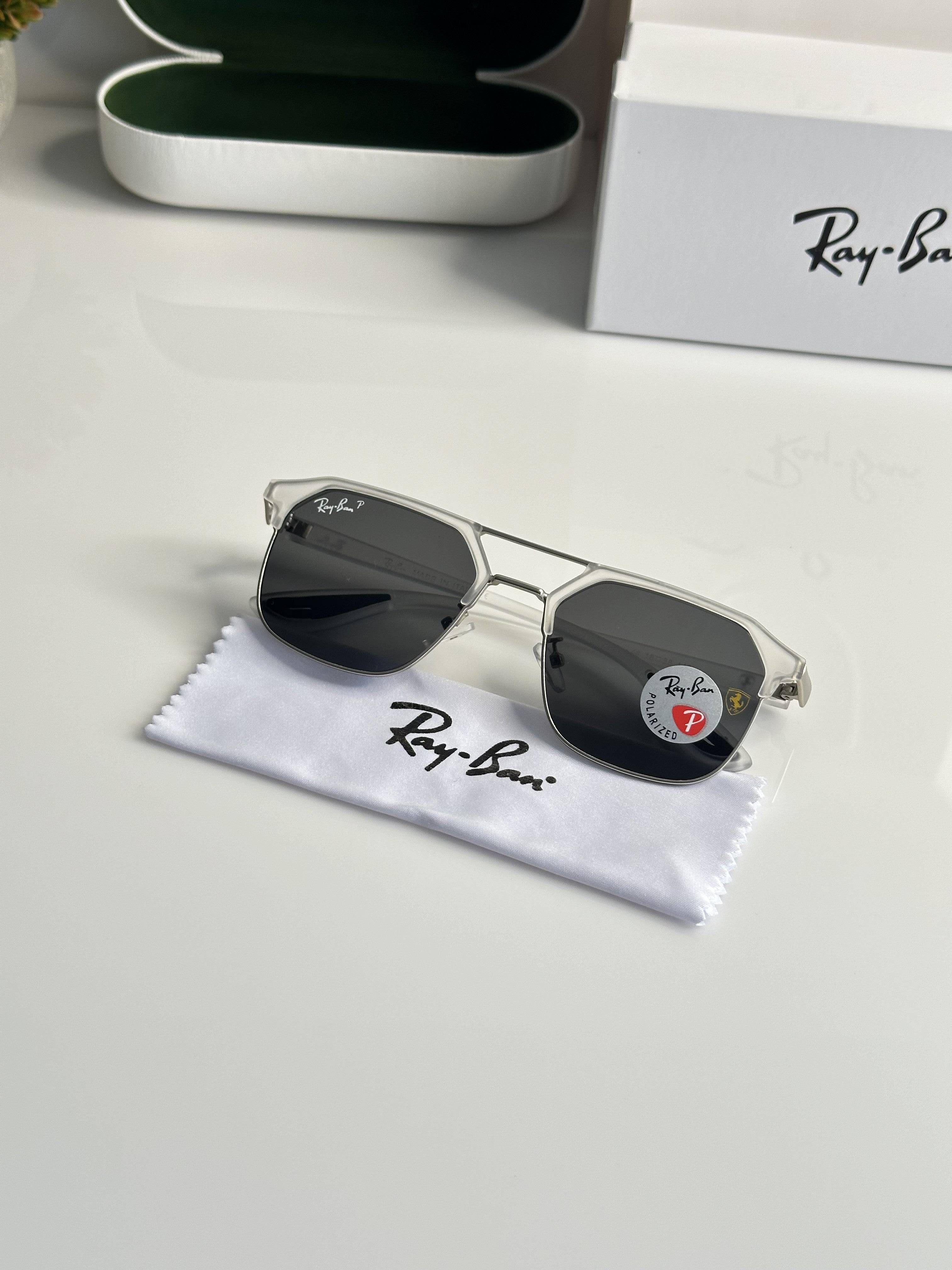 Rayban 04 Ice Black