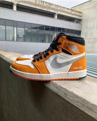 Jordan retro 1 High Element Goretex Light Curry