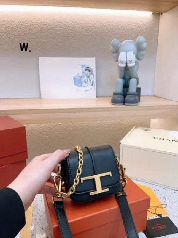 Tods T Timeless Logo-Plaque Shoulder Bag With OG Box & Dust Bag (Black-RV629)