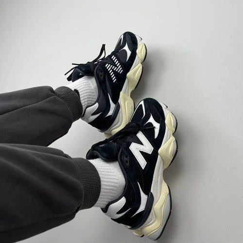 NEW BALANCE 9060 BLACK WHITE