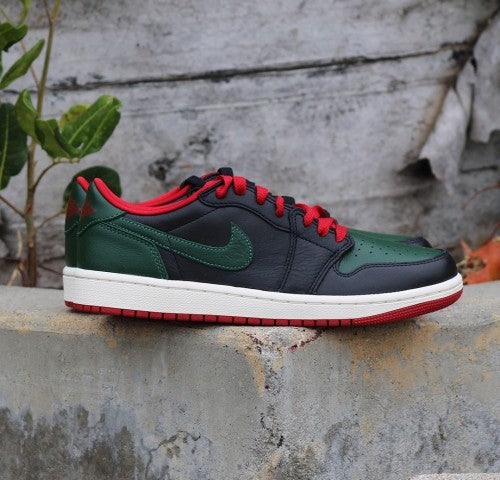 NIKE AIR JORDAN 1 RETRO LOW OG BLACK GORGE GREEN VARSITY RED SAIL