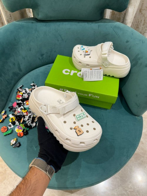 CROCS CLASSIC HIKER CLOG NEW EACH PAIR 4 CHARM JIBBITZ WHITE