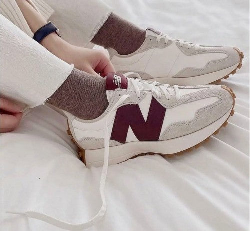 WMN New Balance 327 Moonbeam Burgundy For Her