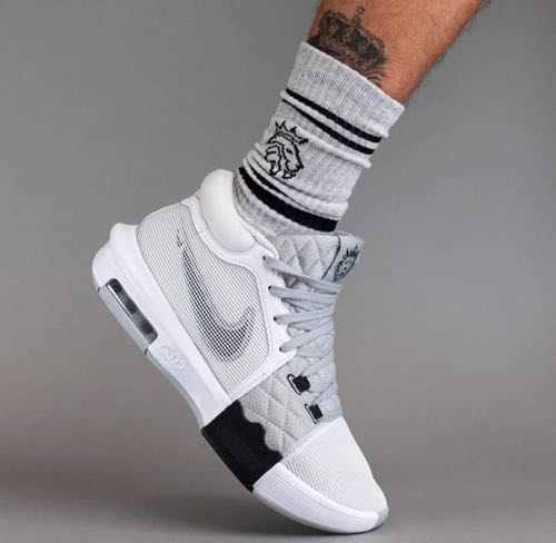 NIKE LEBRON WITNESS 8 WHITE SILVER Lebrougesind