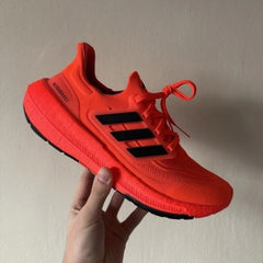 Adidaass Ultraboost 2023 Light Solar Red