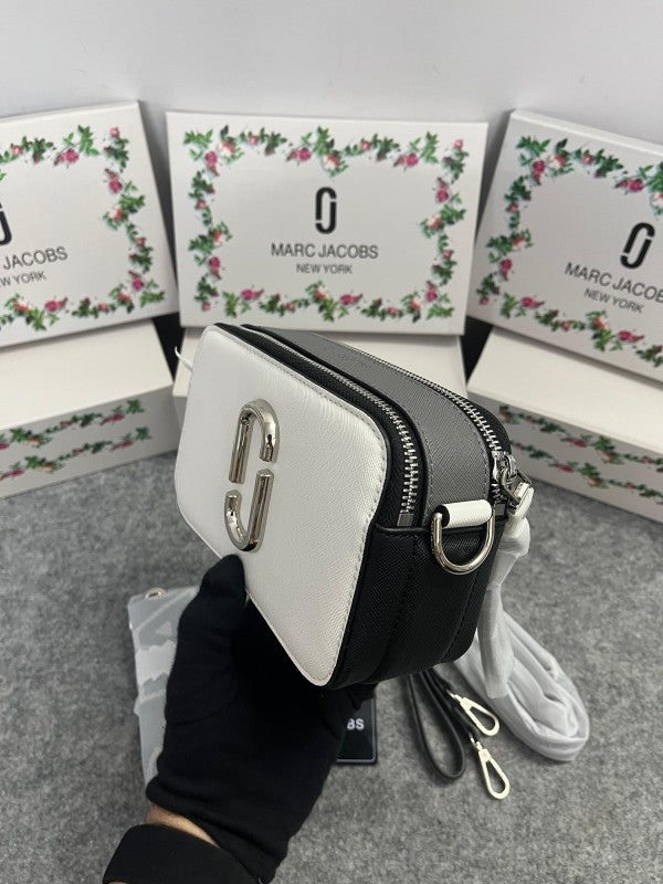 Marc Jacobs The SnapShot Camera Sling Bag With Dust Bag & OG Box (996 Black White)