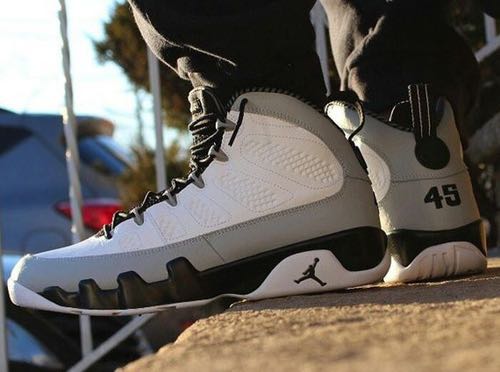 Air Jordan 9 Retro Barons White Black Gray