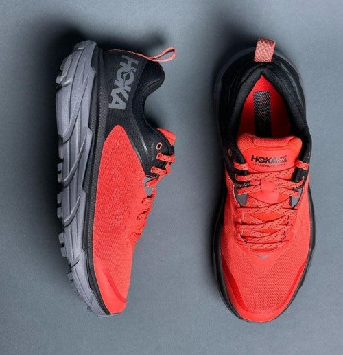 hoka one Challenger ART 6 RED