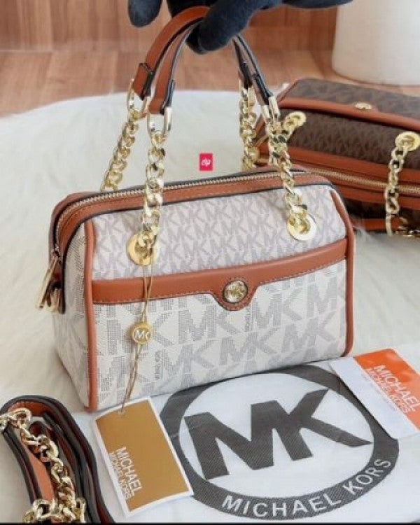 Michael Kors Blair Boston With OG Box & Dust Bag (22312 Beige Brown)