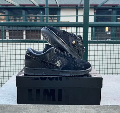 NIKE SB DUNK LOW DUCK OF THE FEATHER BLACK UNIVERSITY