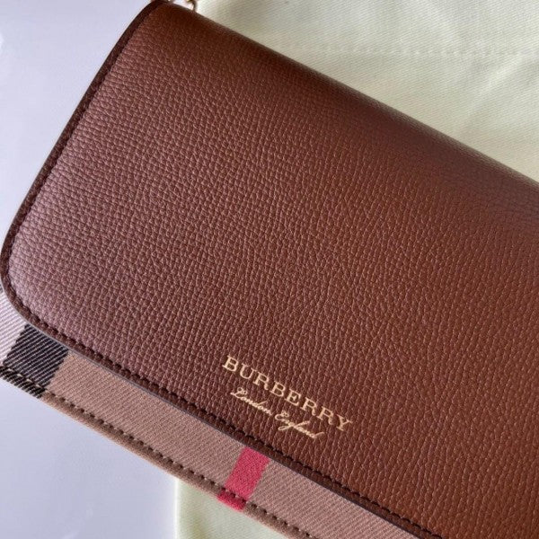 Burberry Bolsa Derby House Check Sling Bag With OG Box & Dust Bag 40681441 Brown