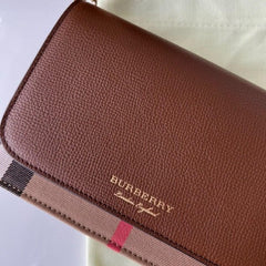 Burberry Bolsa Derby House Check Sling Bag With OG Box & Dust Bag 40681441 Brown
